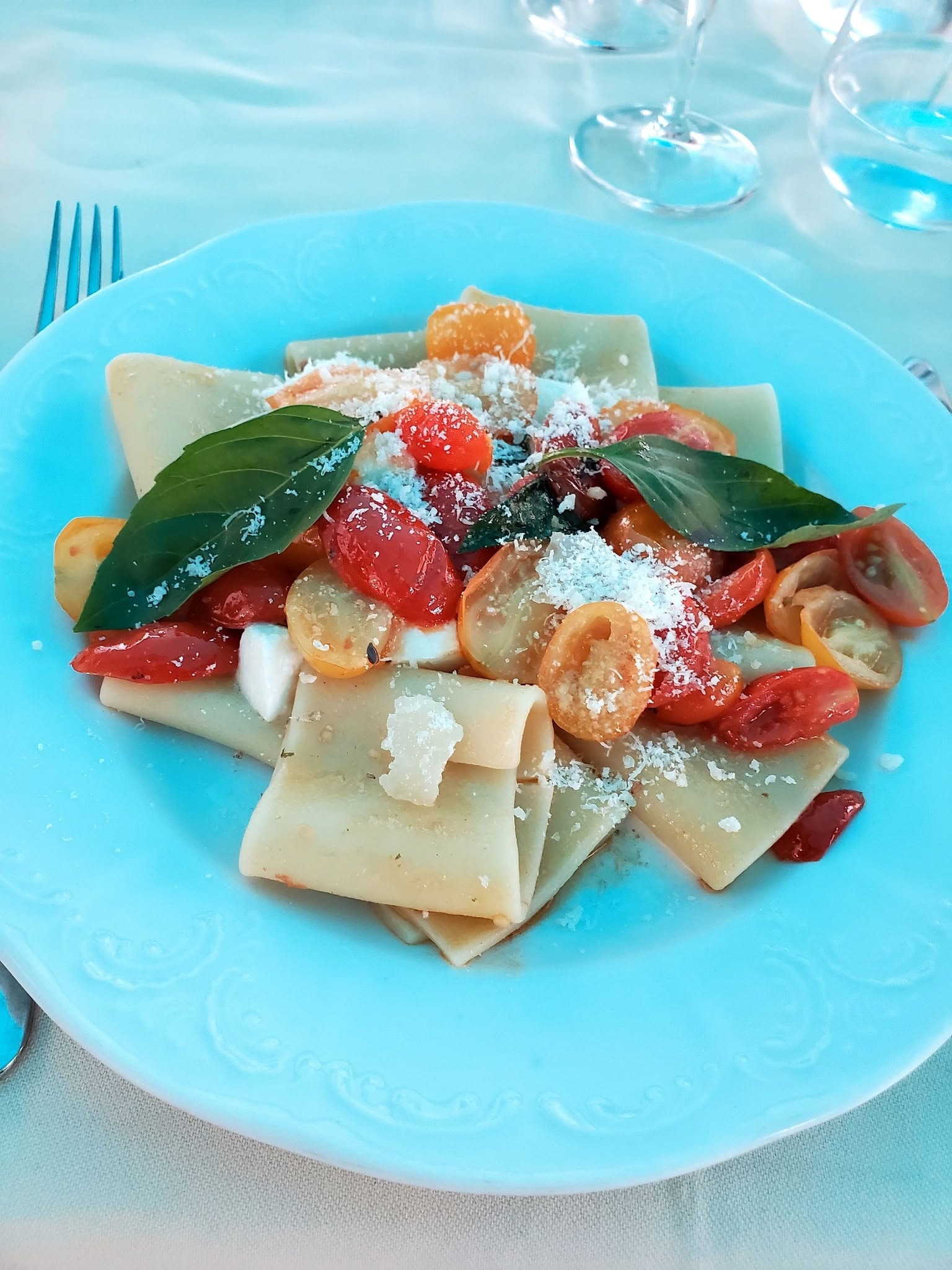 Caprese salad with fresh tomatoes and basil — Venice