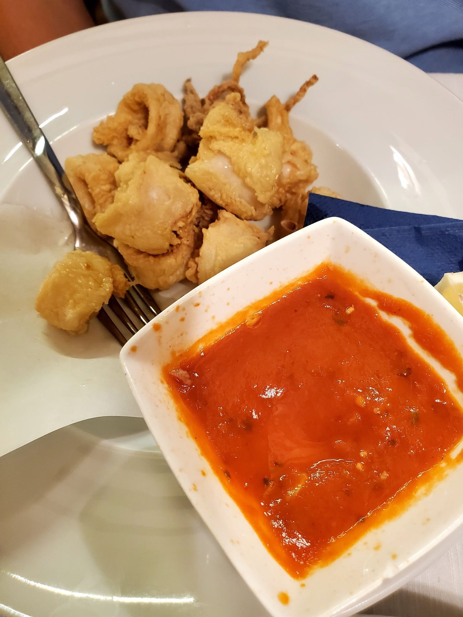 Fried shrimp with spicy dipping sauce — Thailand